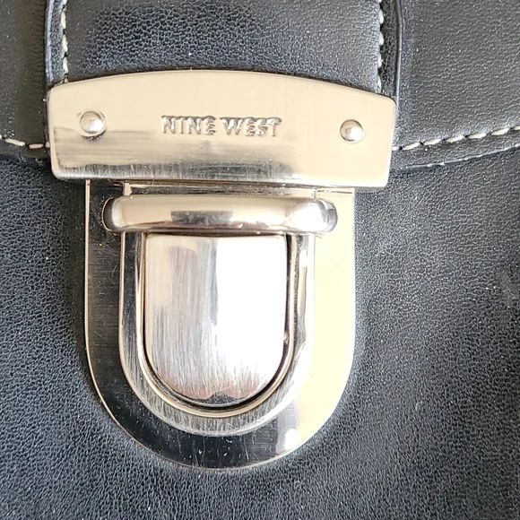 Nine West black leather look medium size purse - Picture 2 of 5